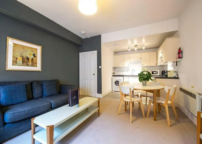 Joivy Charming Close To Centre