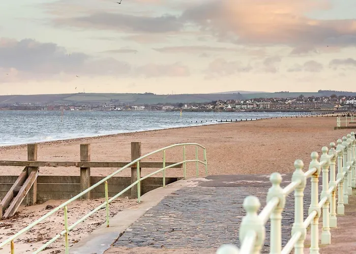 アナザー ルーム ベッド・アンド・ブレックファスト 4*