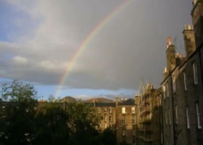 Apartment Epicurean Clerk *