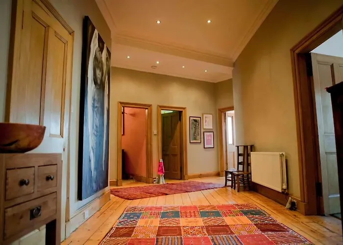 Apartment Epicurean Clerk