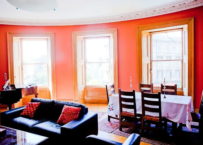 Epicurean Clerk * Edinburgh