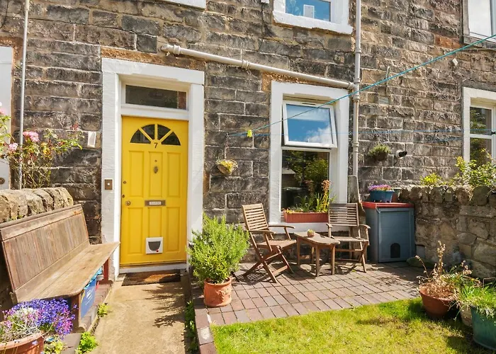 Cozy With Character Vibrant Style Flat At Leith Links Park *