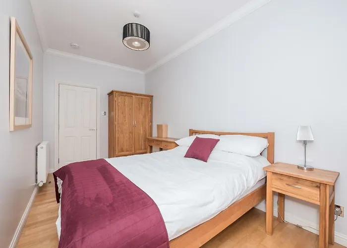 Festival Lets דירה