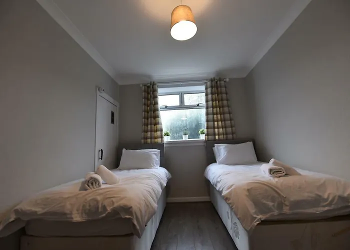 Sighthill 3 Bedrooms With Private Garden Villa