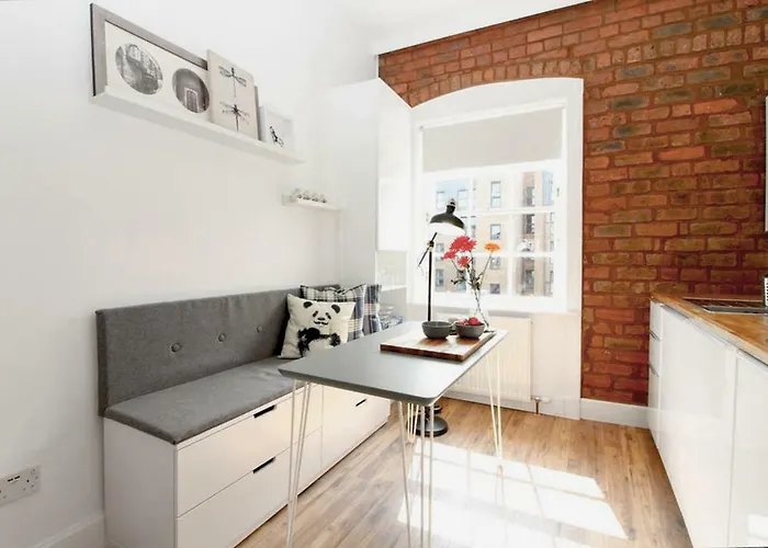 Apartment Stylish Flat In 1860's Listed Building Edinburgh