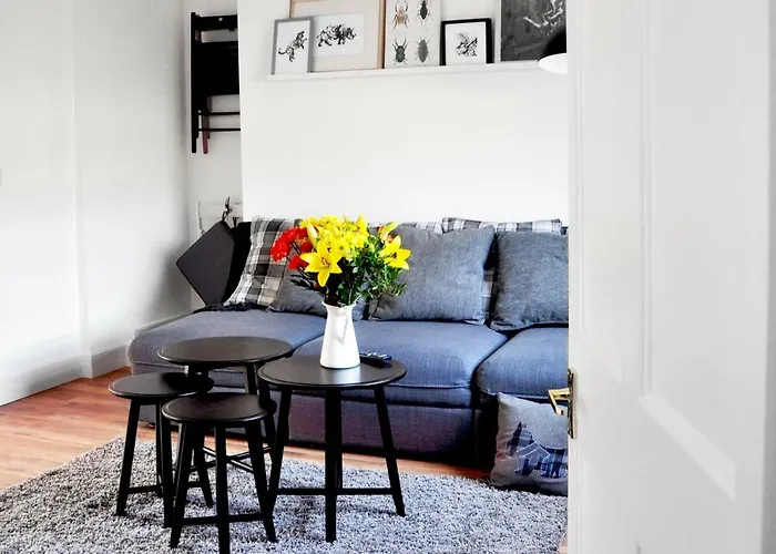 Apartment Stylish Flat In 1860's Listed Building Edinburgh