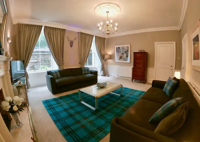 Escape To @ Abercromby Place Apartamento *