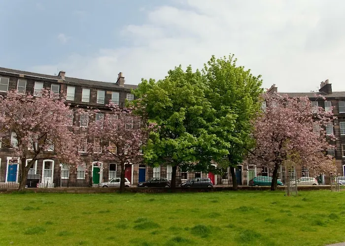 The West End אדינבורו