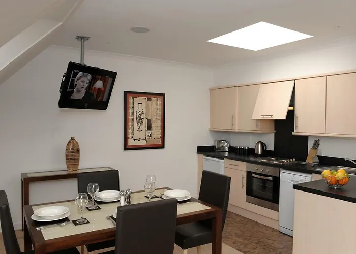 Fountain Court - Grove 4*