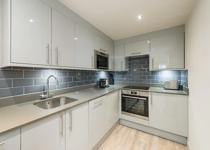 Fountain Court - Grove 4*