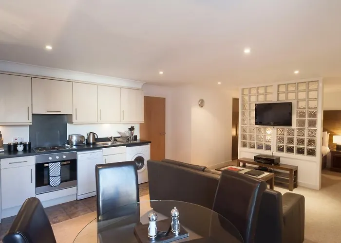 Fountain Court - Grove 4*