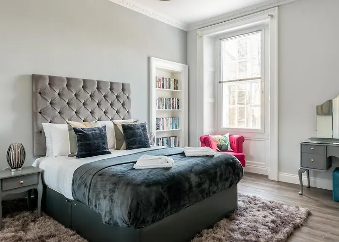 Spacious Newly Refurbished Lejlighed Edinburgh
