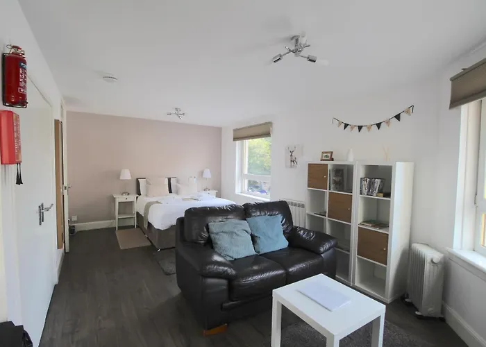 Lochrin By * إدنبرة