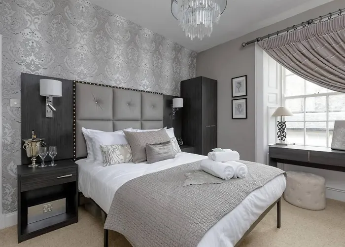 Elegant Flat Near Princes Street - Perfect Location, 24-7 Customer Support Edynburg
