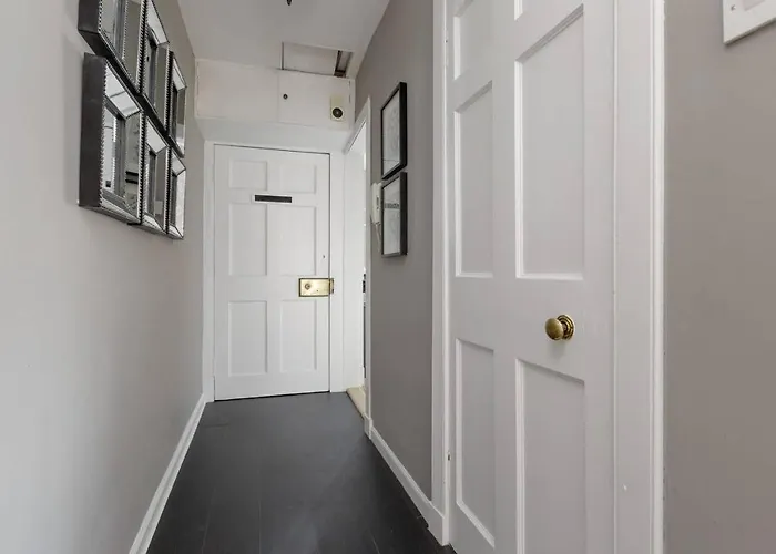 Elegant Flat Near Princes Street - Perfect Location, 24-7 Customer Support Apartament *