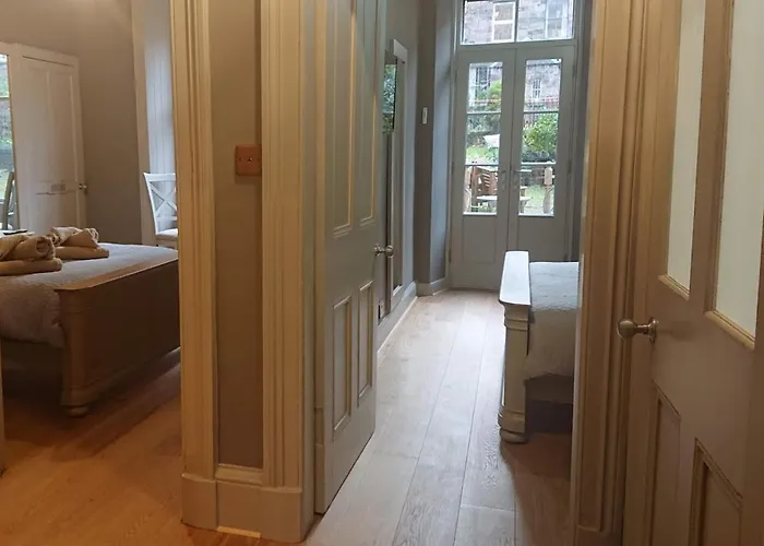 Roseneath * Edinburgh