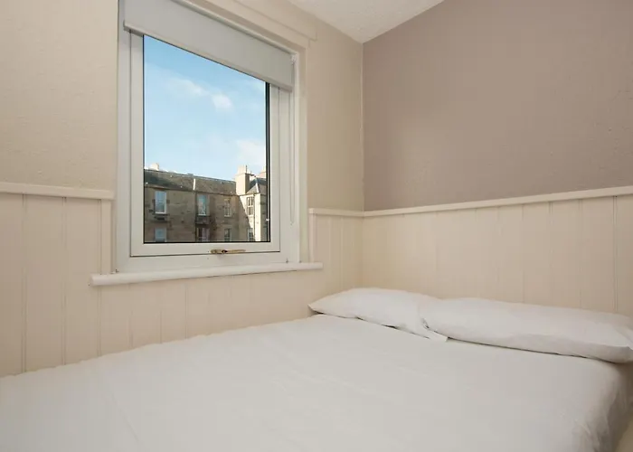 Destiny Student - Meadow Court