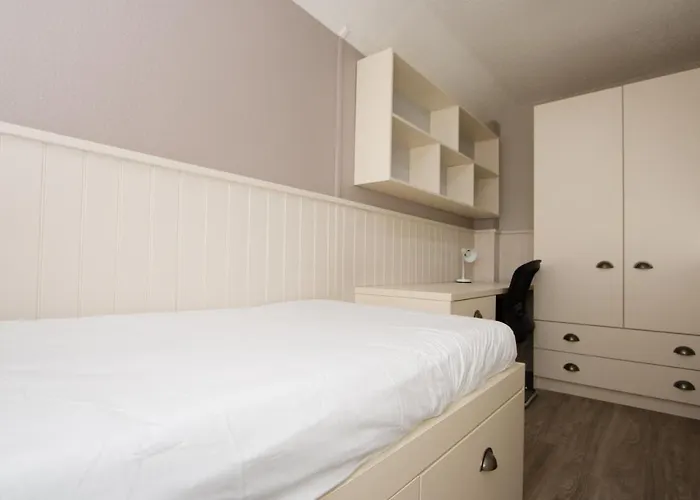 Destiny Student - Meadow Court *