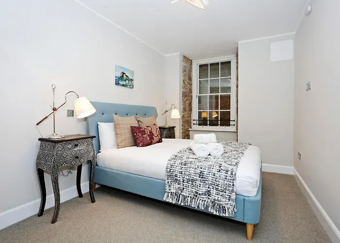 Joivy Beautiful 2 Bed Flat On The Royal Mile *