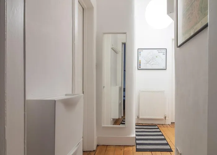 Stylish & Charming Retreat For 2- Centre! - Pass The Keys אדינבורו