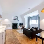 Linton Collection - 28 North Bridge Apartmán