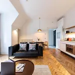 Linton Collection - 28 North Bridge Εδιμβούργο