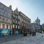 Parliament Sq Apartament