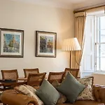 Parliament Sq Apartament