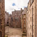 Апартаменты Bank St Royal Mile