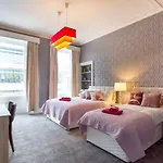 Stunning 2-bed In شقة