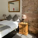 Ξενοδοχείο με διαμερίσματα Royal Mile By The Castle 5*