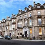 Travelodge Haymarket 3*