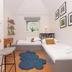 16 1 Eildon Street *