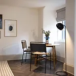 29 Queen Street Apart-hotel