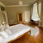 Apartment Grand City Apartment In Stockbridge Area