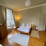 Apartment Grand City Apartment In Stockbridge Area Edinburgh