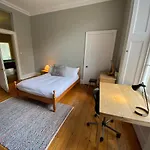 Grand City Apartment In Stockbridge Area Apartment