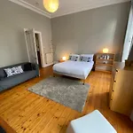 Grand City Apartment In Stockbridge Area Apartment *