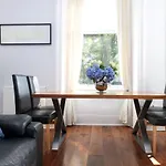 Apartmán Joivy Fantastic New Town Flat With Shared Garden *