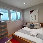 شقة 2 Bed Aprtmt- Waterfront, 5 Beds, Parking