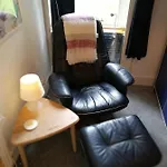 Fringe Base With Garden Near The Meadows 公寓 *