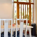 Fringe Base With Garden Near The Meadows 公寓 *