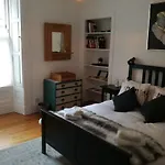 公寓 Fringe Base With Garden Near The Meadows *