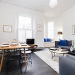 Apartament Joivy Sophisticated Near Castle *