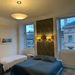 Ferienhaus 2 Chester St *