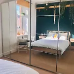 Cosy 2 Bedroom Flat In Apartament *