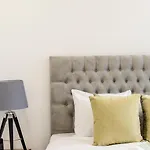 Refurbished Studio Next To The Royal Mile Διαμέρισμα *