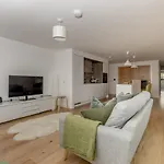 Designer Urban Apartment With City Terrace * Edinburgh