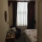 בית הארחה Dorstan House 3*