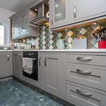 Stunning Flat With Sea View And Parking - Pass The Keys Appartamento Edimburgo